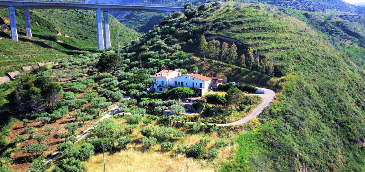 Tenuta Petreria Santo Stefano di Camastra Buitenkant foto